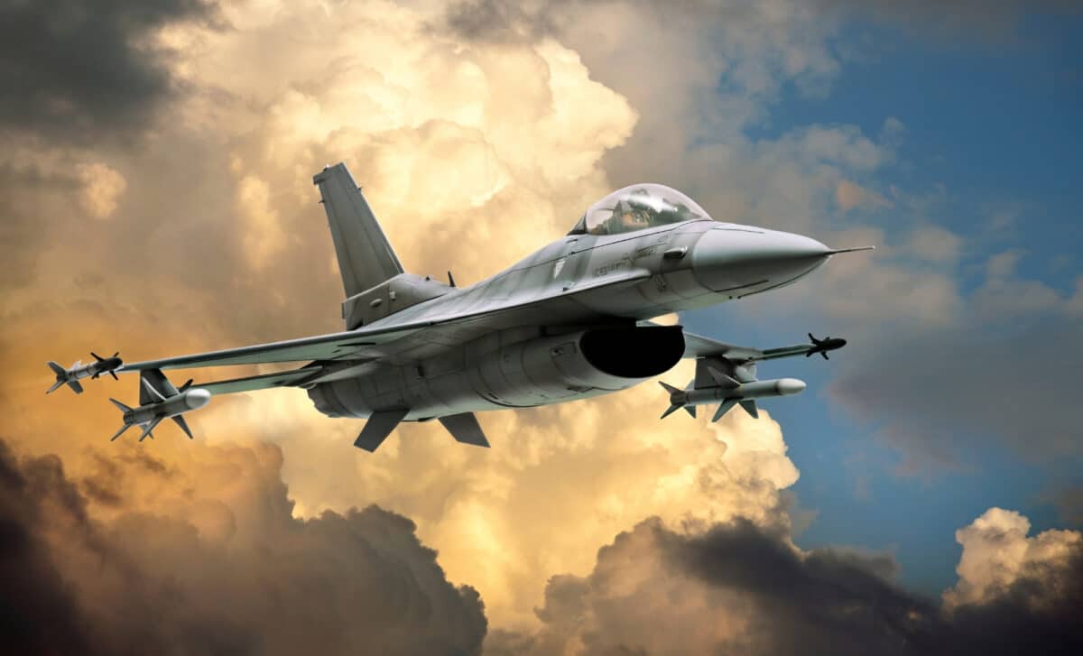 F-16 Fighting Falcon fighter